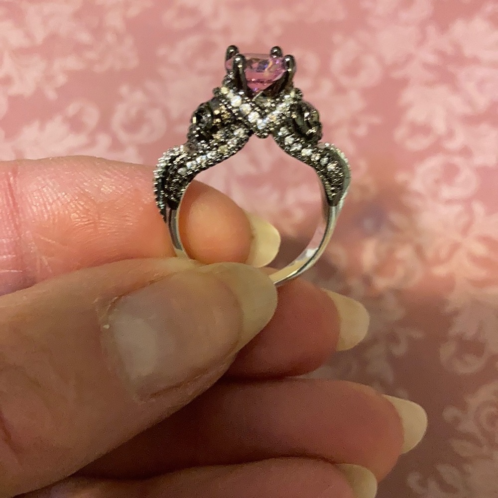Fashion Ring w/Pink Crystal